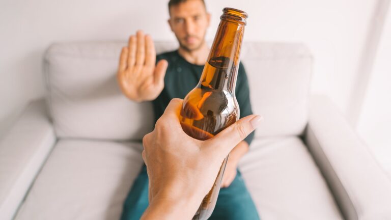 Alkohol a forma – czy alkohol szkodzi na siłowni?