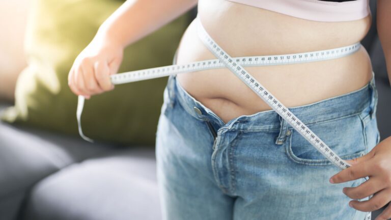 Jak schudnąć z brzucha? Szybka i skuteczna redukcja
